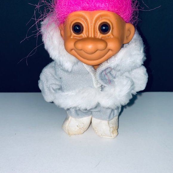 Russ Troll Doll Pink Hair Gray Fur Coat Eskimo Pretend Play Toy Figure - Picture 3 of 5